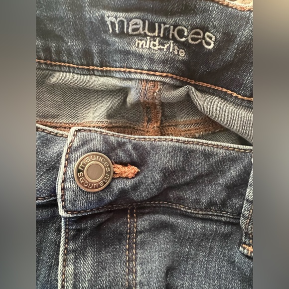 Maurice’s Midrise XL Jeans (Short Length) - Picture 7 of 9